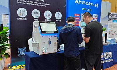 Z6尊龙官方网站团队与客户交流 Z6尊龙官方网站团队与客户交流